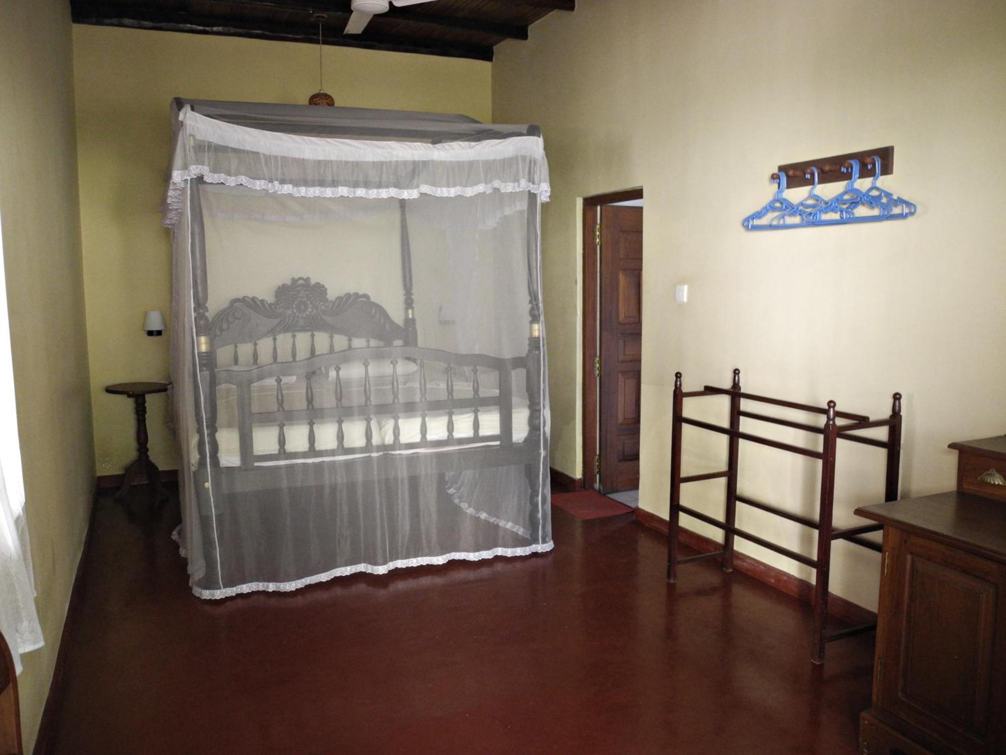 Top Of The Hill Guesthouse Велигама Экстерьер фото