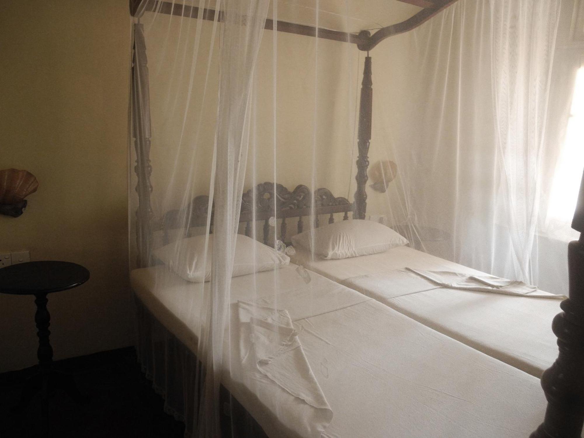 Top Of The Hill Guesthouse Велигама Экстерьер фото