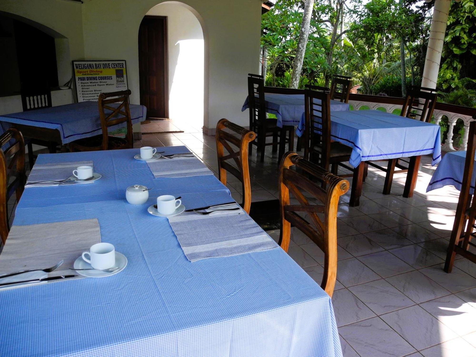 Top Of The Hill Guesthouse Велигама Экстерьер фото