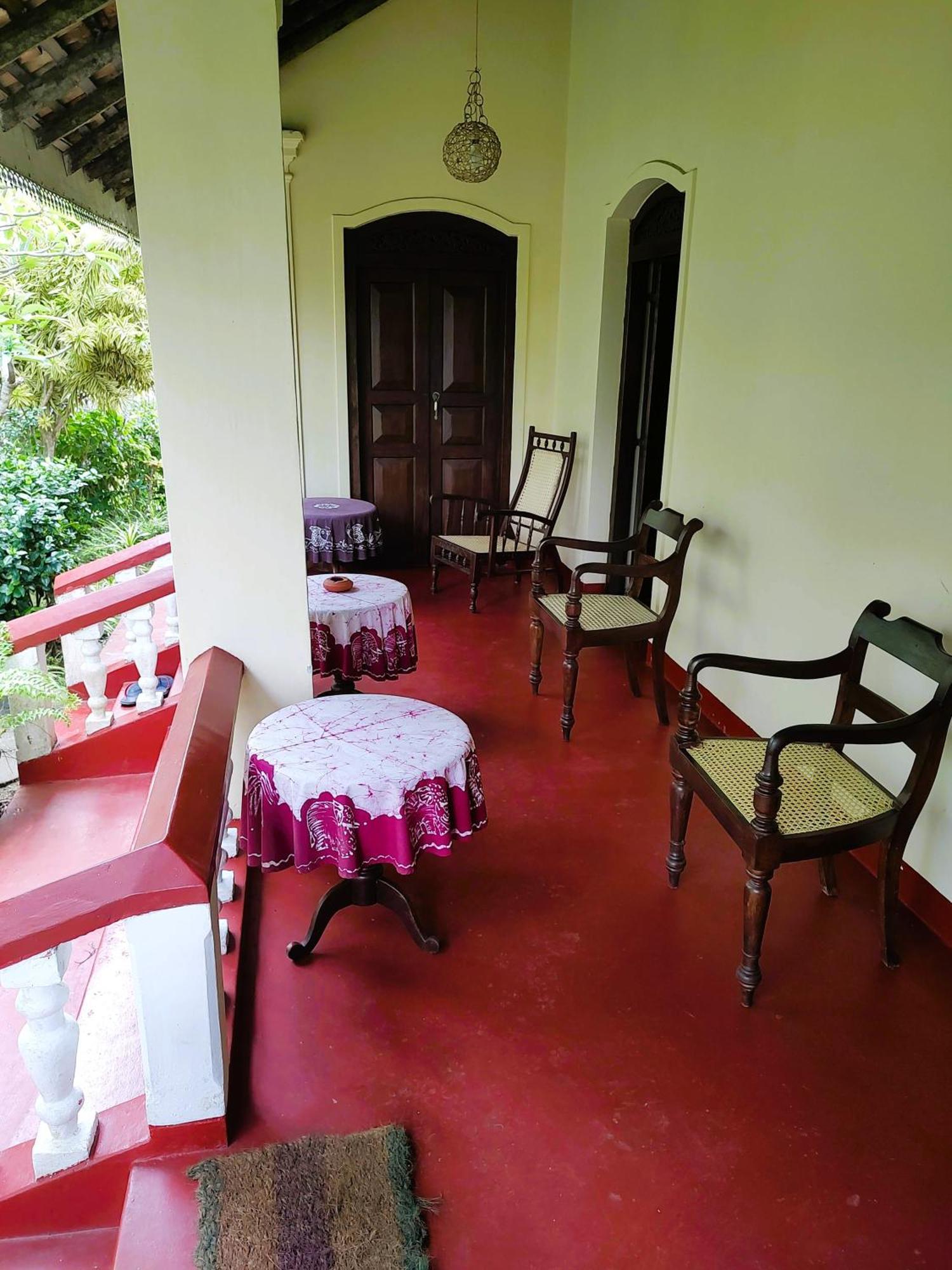 Top Of The Hill Guesthouse Велигама Экстерьер фото