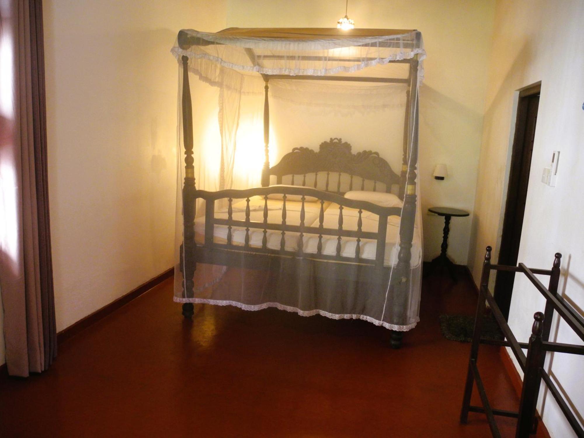 Top Of The Hill Guesthouse Велигама Экстерьер фото