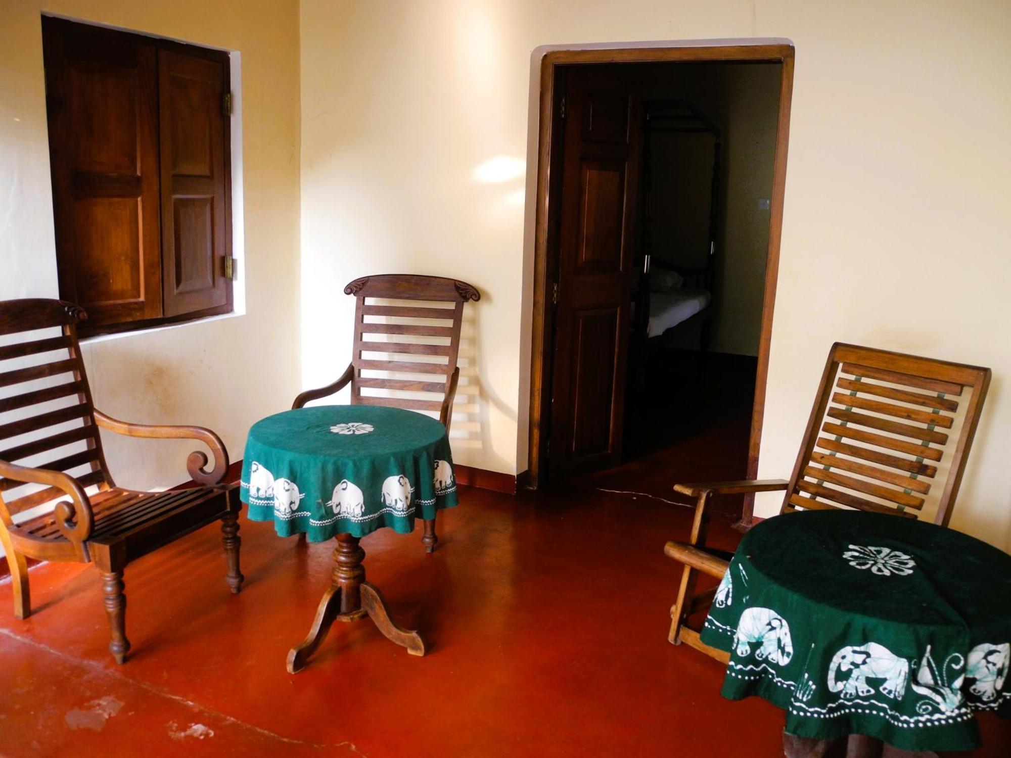 Top Of The Hill Guesthouse Велигама Номер фото